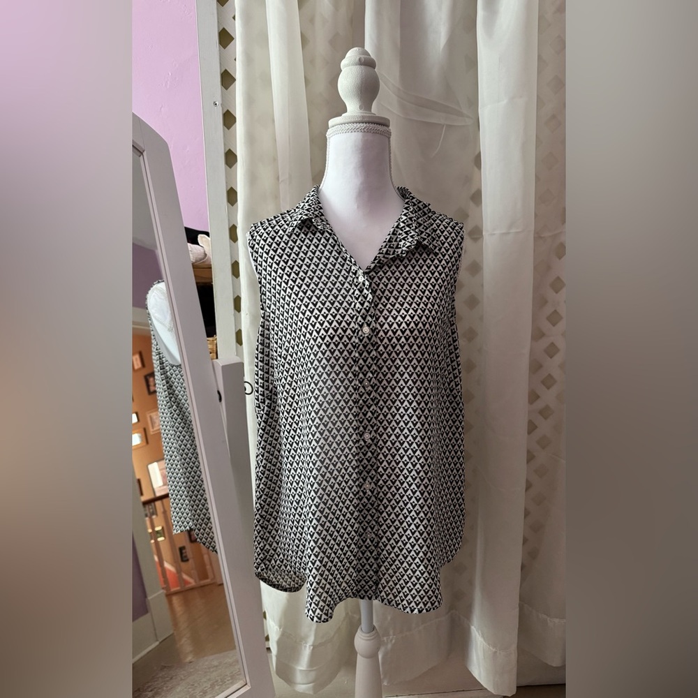 H&M Monochrome Patterned Button Down Shirt